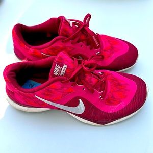 NikeTraining Women’s Size 8 Running Shoes